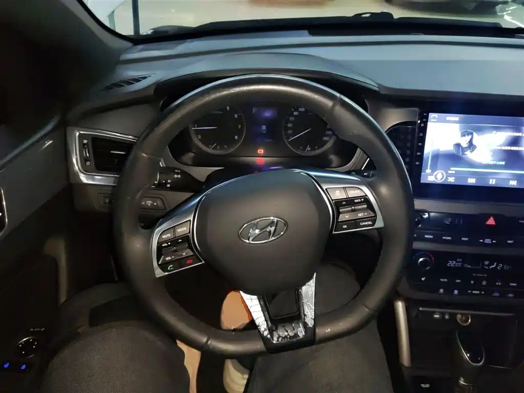 Hyundai Sonata 2015 1.6T GLS Smart фото 11