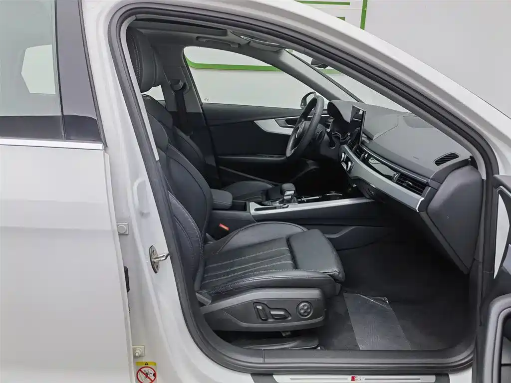 Audi A4L 2020 40 TFSI Luxury Dynamic фото 23