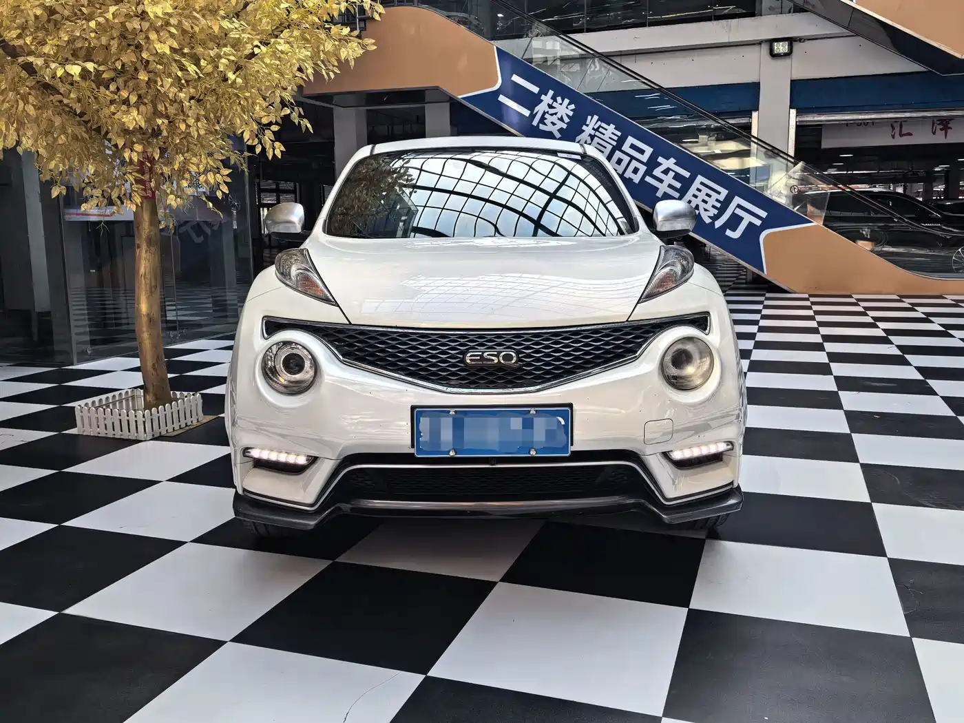 Infiniti ESQ 2019 2014 1.6L Free Edition