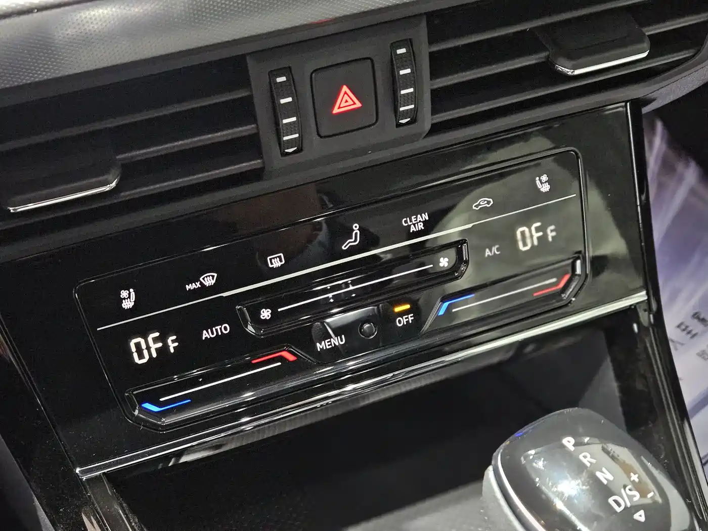 Volkswagen Passat 2025 Outstanding 330TSI Starlight Elite Edition фото 6