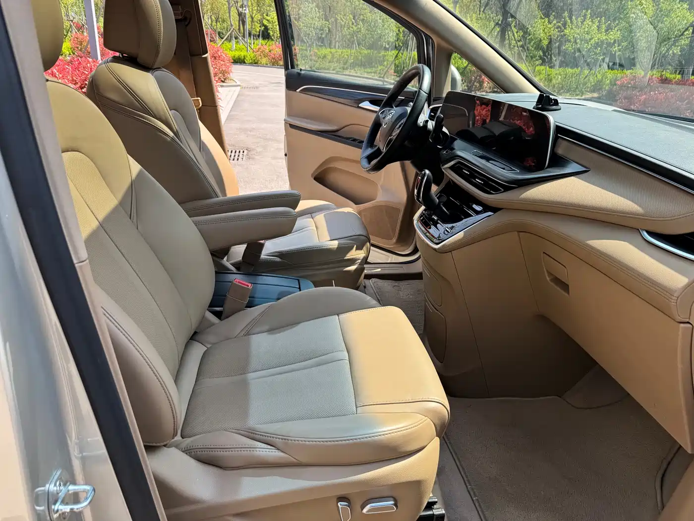 Buick GL8 2021 ES Landlord 653T Luxury фото 11