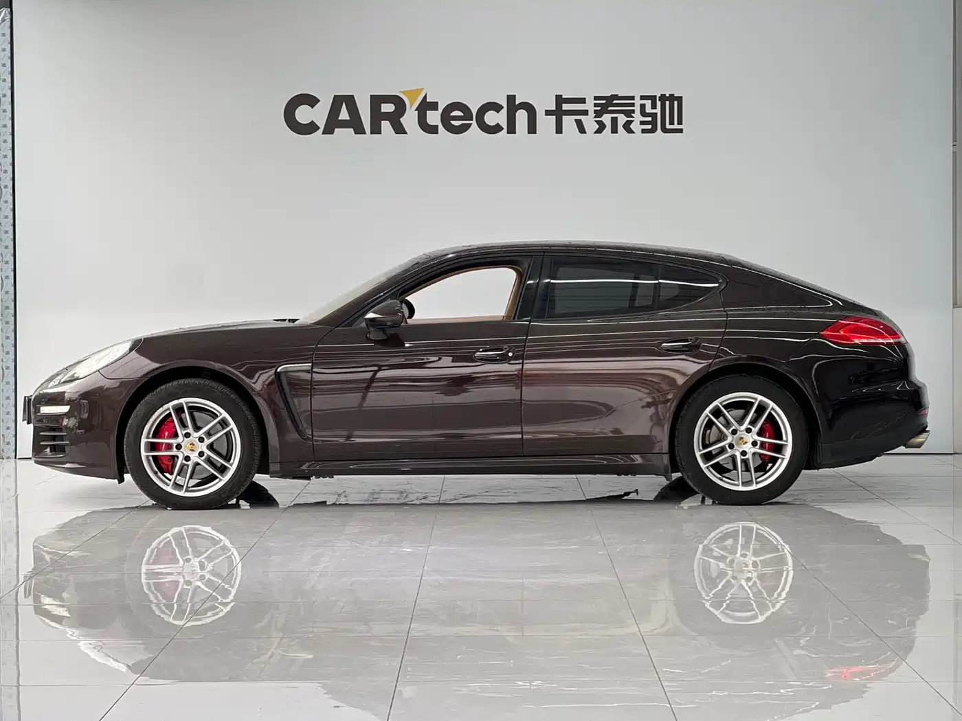 Porsche Panamera 2014 Panamera 3.0T фото 3