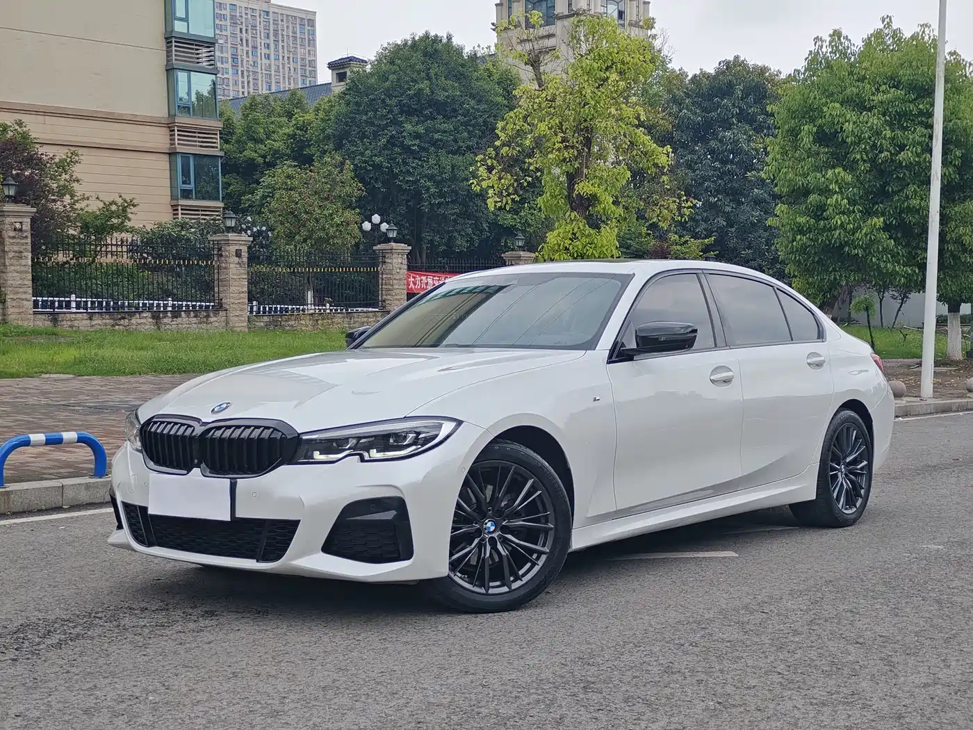BMW 3 Series 2020 325Li M Sport Black Night Package