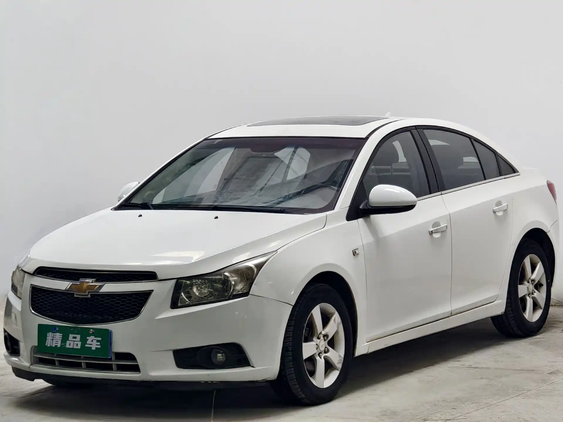 Photo 1 - Chevrolet Cruze