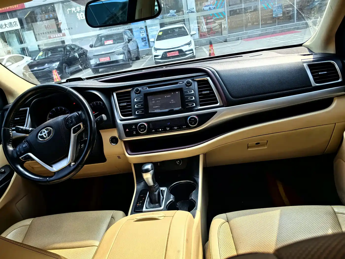 Toyota Highlander 2015 2.0T AWD Luxury Edition 7-seater фото 3
