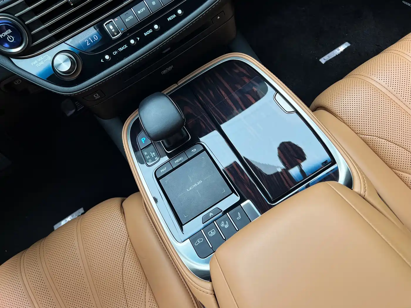 Lexus LS 2022 2021 500h Luxury Edition