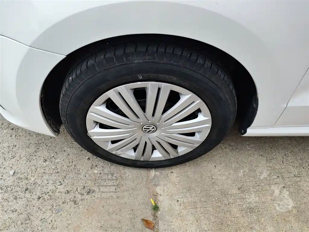 Volkswagen Polo 2016 1.6L Automatic Comfort фото 25