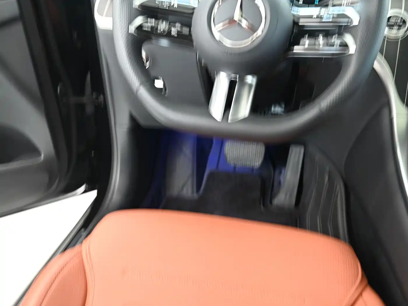 Mercedes-Benz GLC 2023 Facelift GLC 300 L 4MATIC Sport 5-Seater фото 18