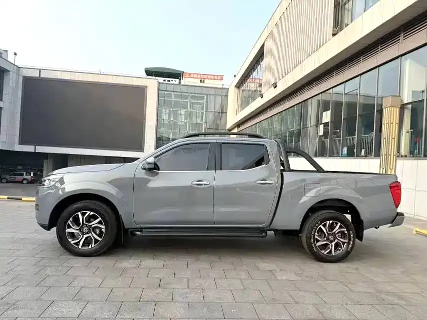 Dongfeng Rich 7 2023 2022 2.3T Automatic 4WD Diesel Standard Long Cargo M9T