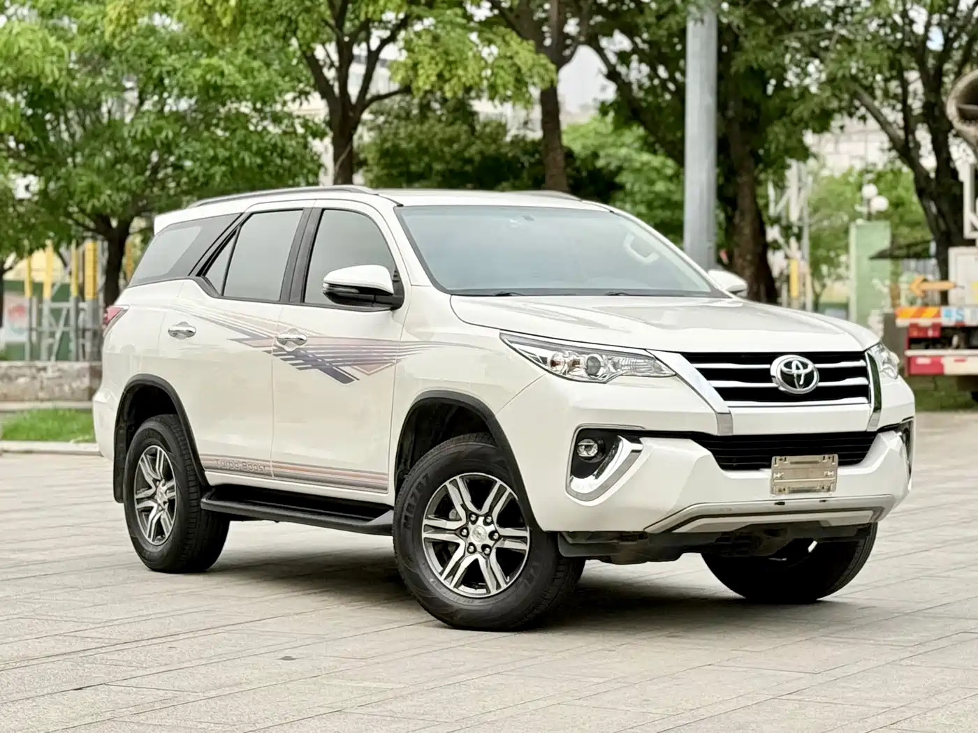 Toyota Fortuner 2016 2.7L Middle East Edition фото 3