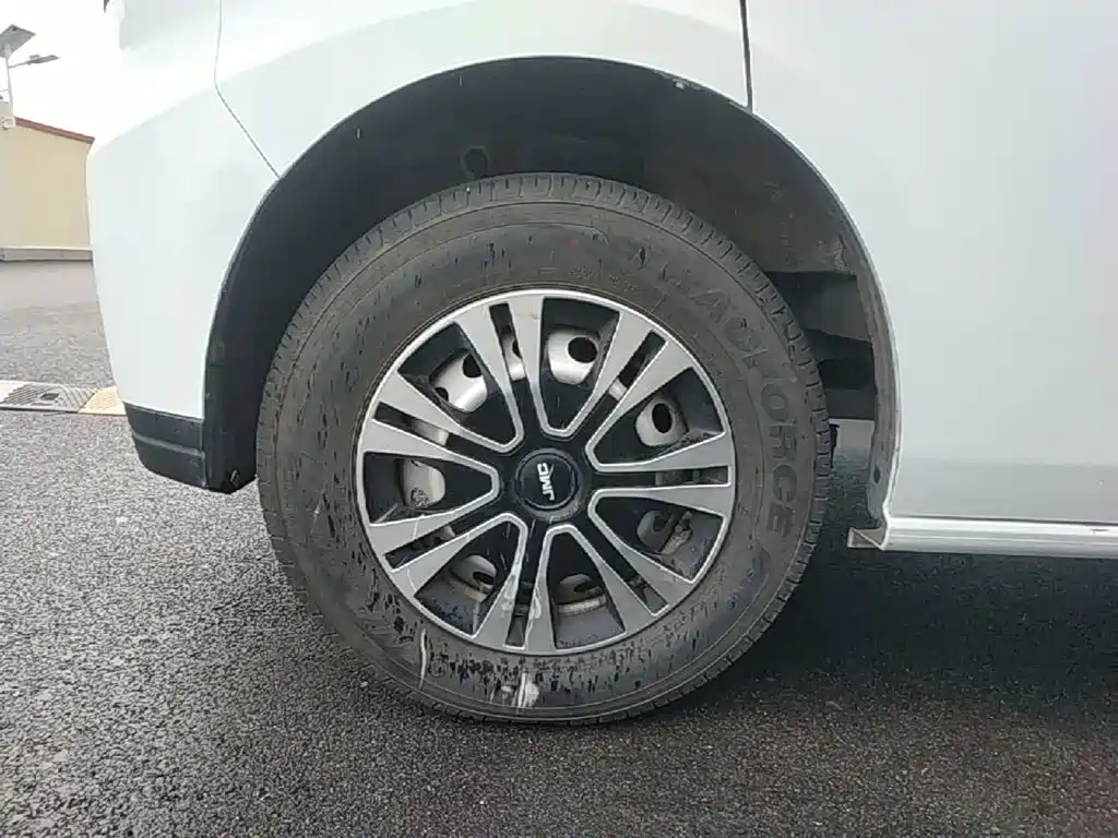 Jiangling E-Fushun 2025 2025 Clear Window Version 53.58kWh Medium Wheelbase Medium Roof