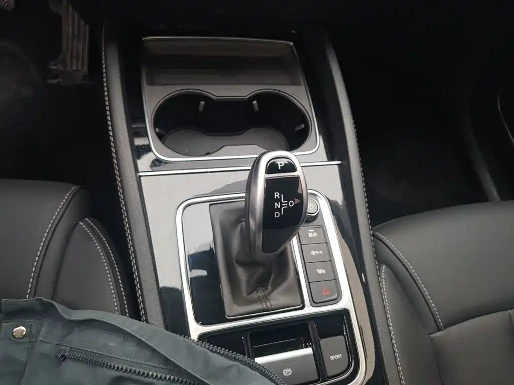 BYD Song MAX 2021 Upgrade 1.5T Automatic Luxury Edition 6-Seater фото 14