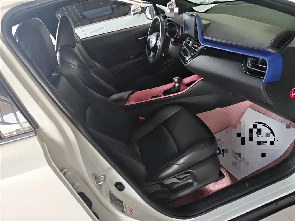 Toyota C-HR 2020 Model 2.0L Luxury фото 12