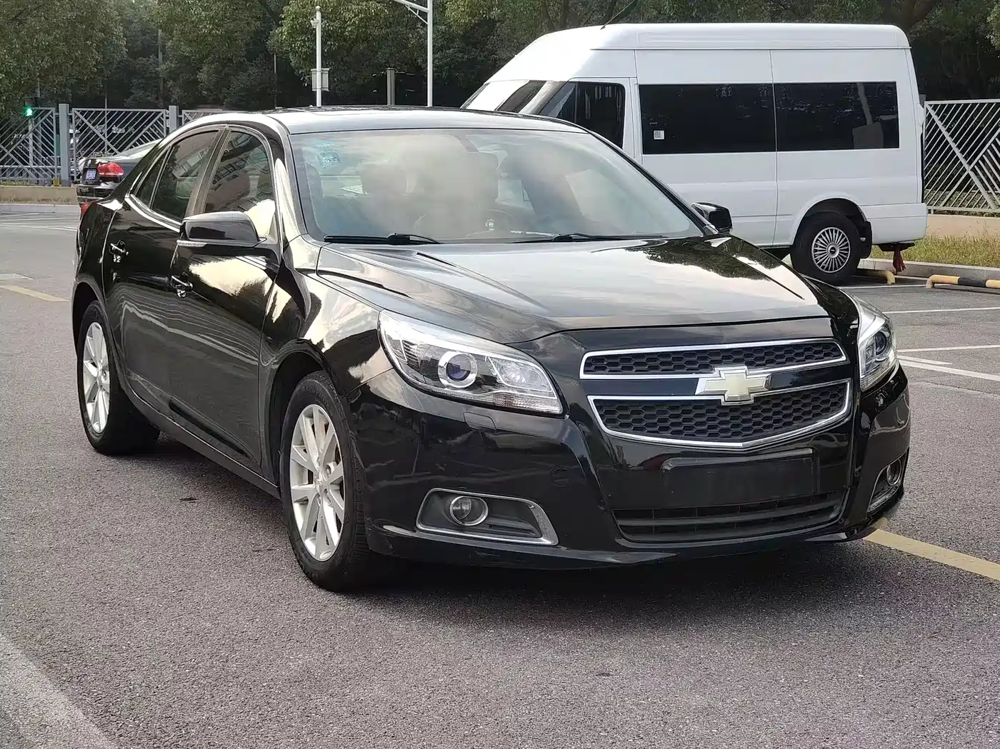 Chevrolet Malibu 2012 2.0L Automatic Luxury Edition фото 3