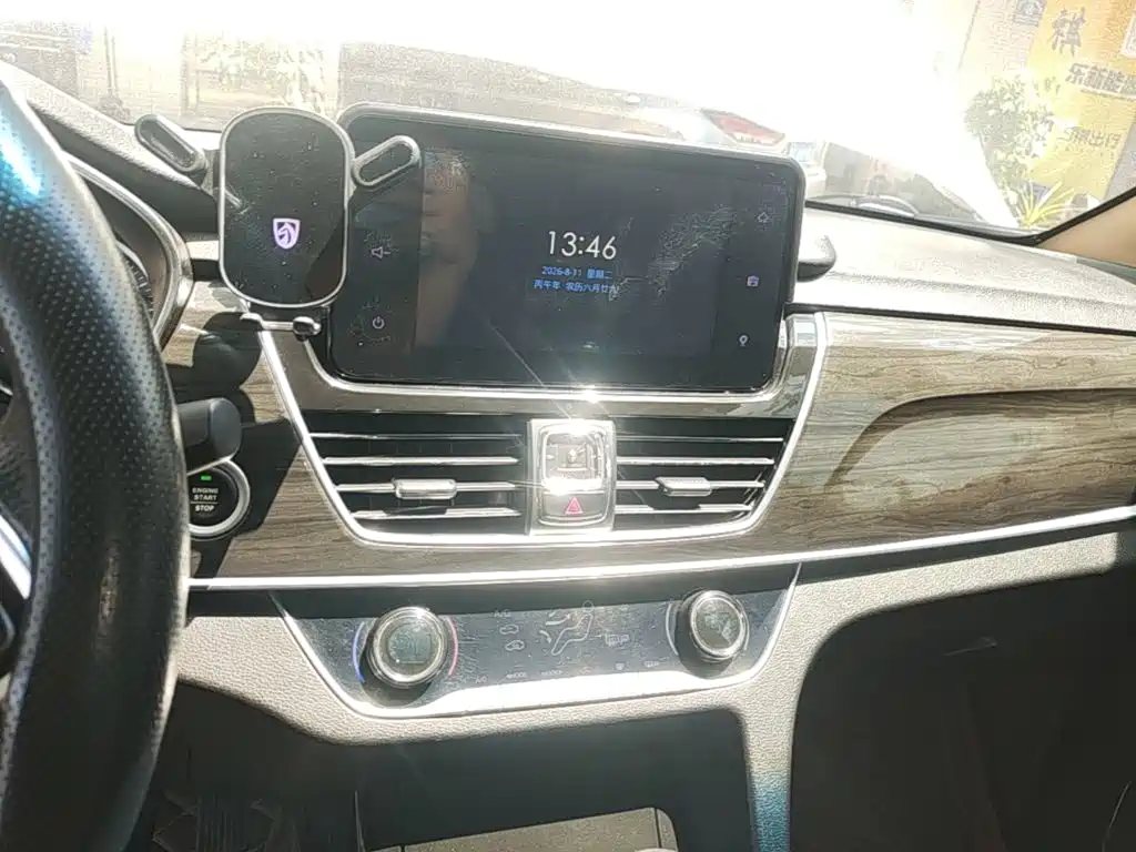 Baojun 560 2017 2017 1.5T DCT Premium Model