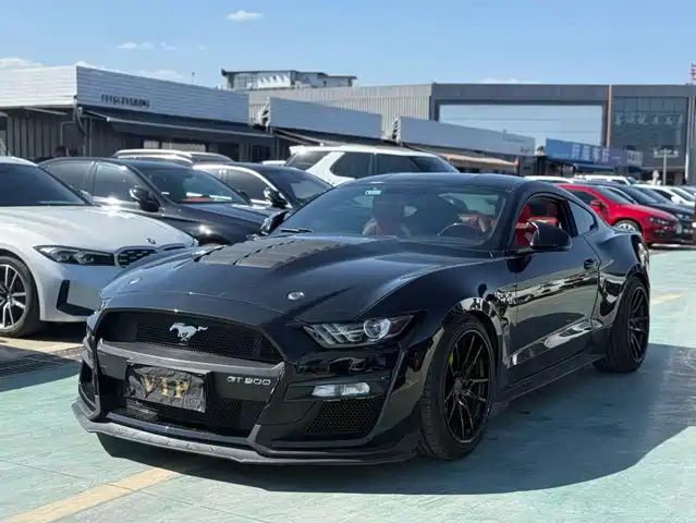 FORD MUSTANG