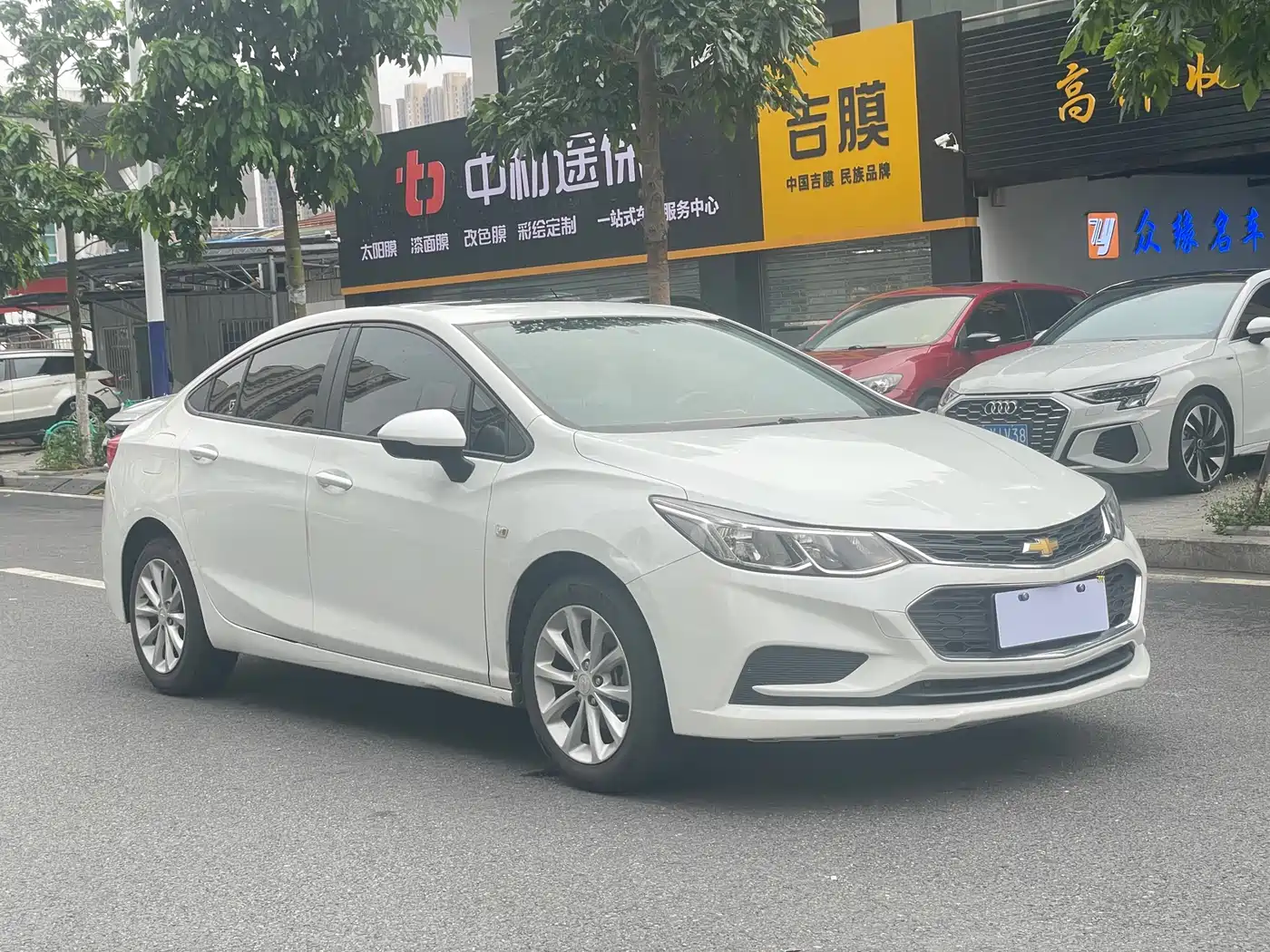 Chevrolet Cruze 2017 1.5L Automatic Pioneer Sunroof фото 3