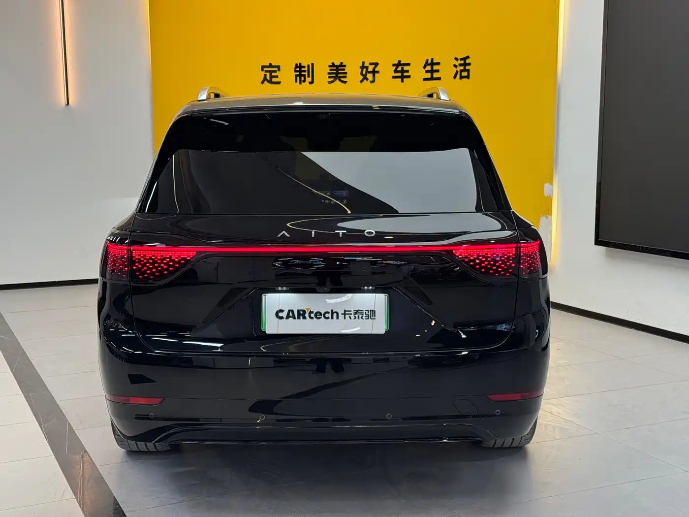AITO Wenjie AITO M9 2024 Range Extender Max Edition 42kWh 6-seater фото 6