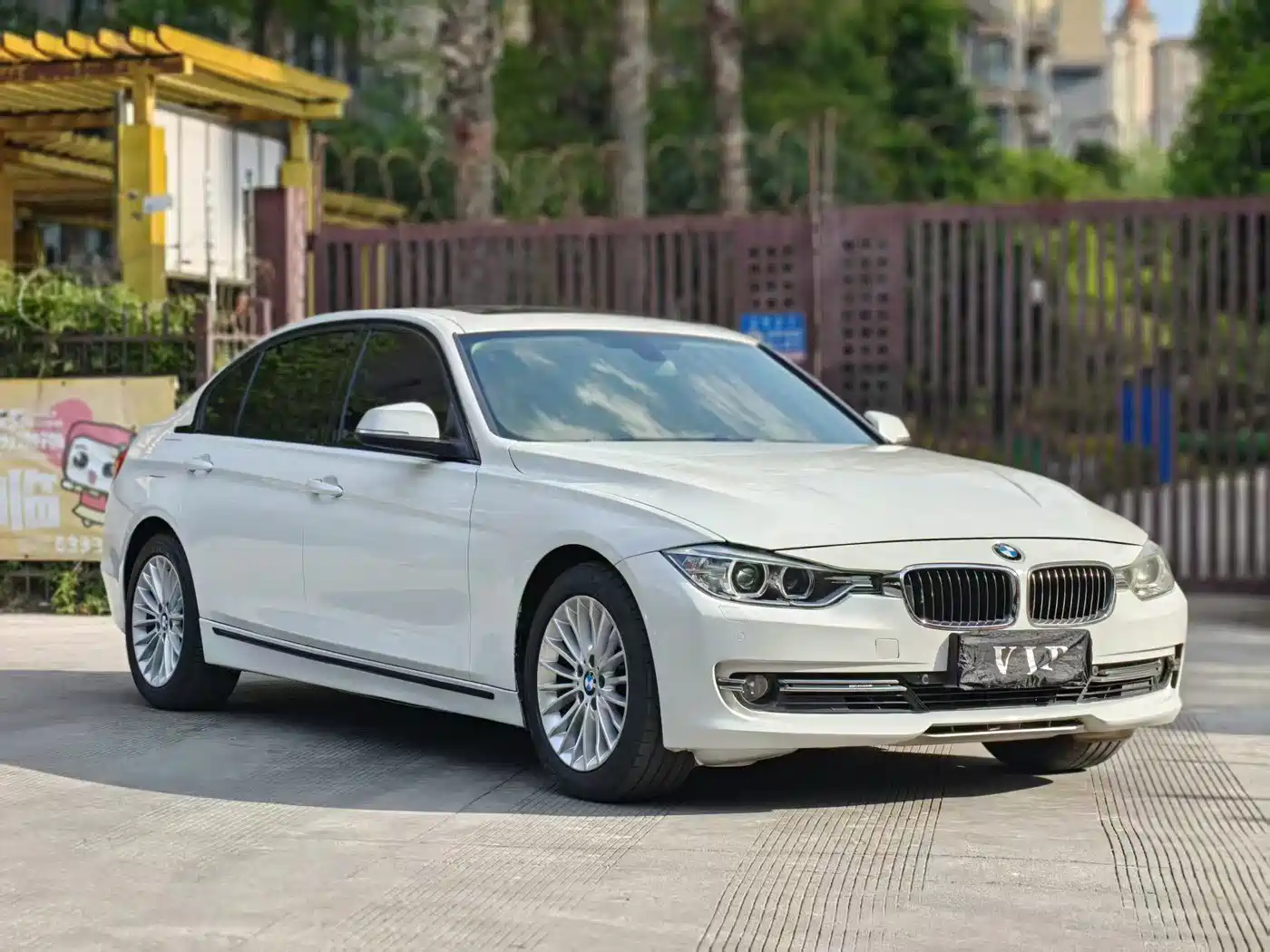 BMW 3 Series 2013 320Li Luxury Design Package фото 3