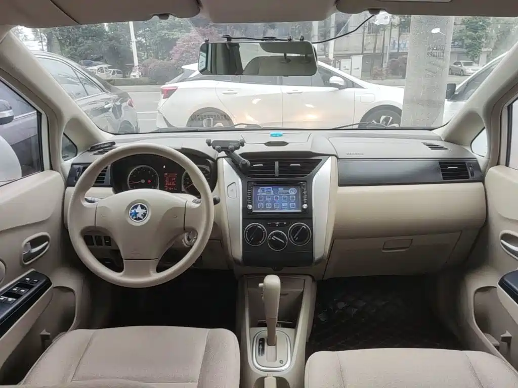 Venucia D50 2015 2013 1.6L Auto Fashion