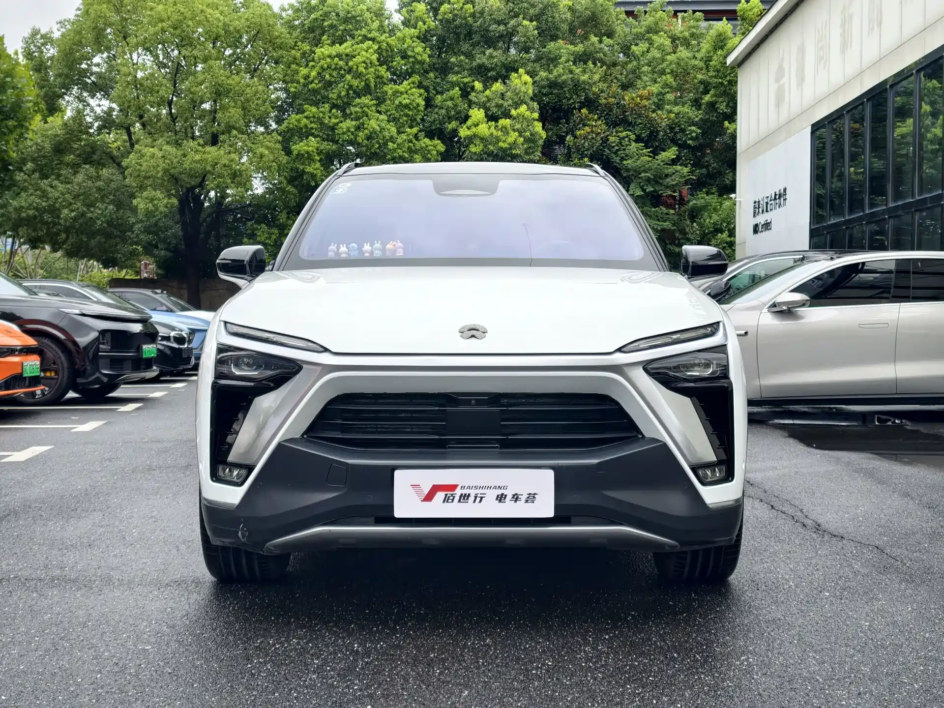 Фото 2 - NIO ES8