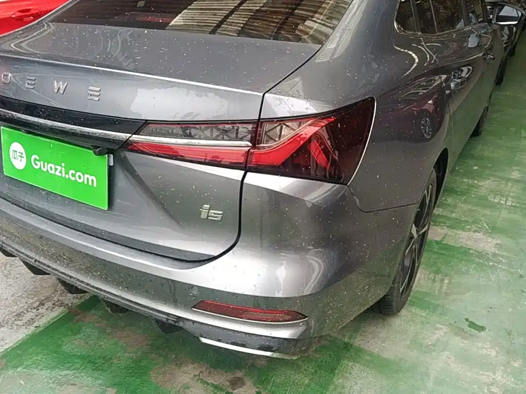 Фото 8 - Roewe i5