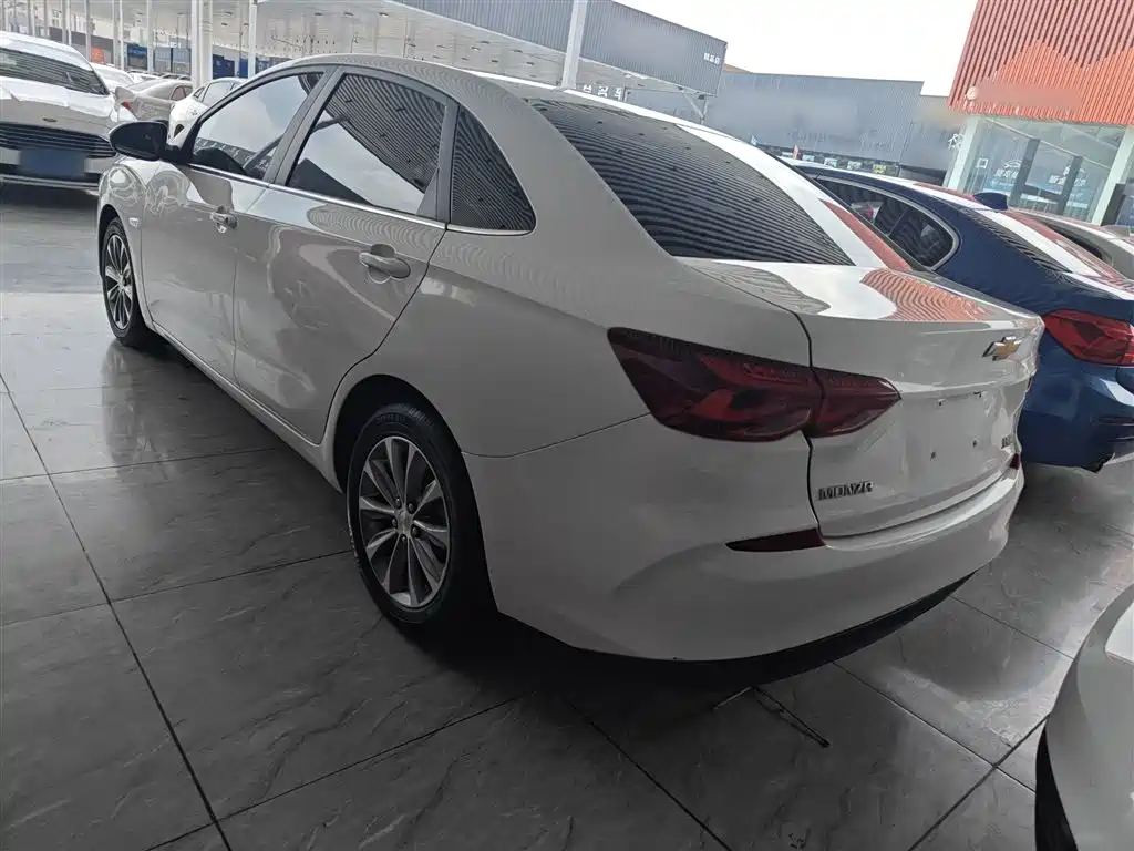 CHEVROLET CRUZE