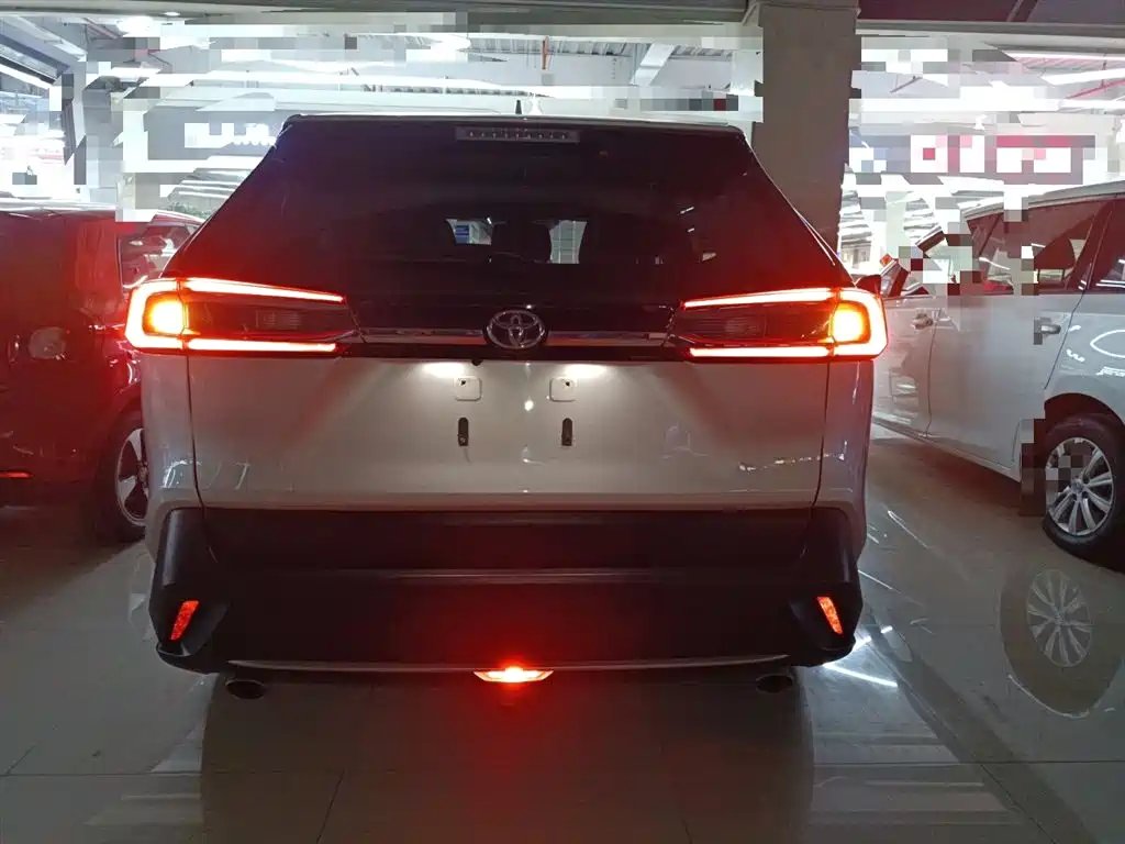 Toyota Wildlander 2021 2.0L CVT 2WD Luxury Edition фото 4