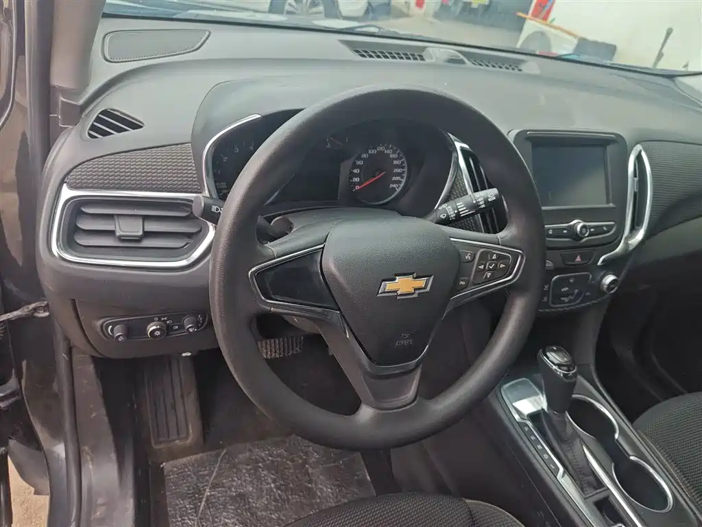 Chevrolet Equinox 2018 535T Automatic Frontier Edition фото 11