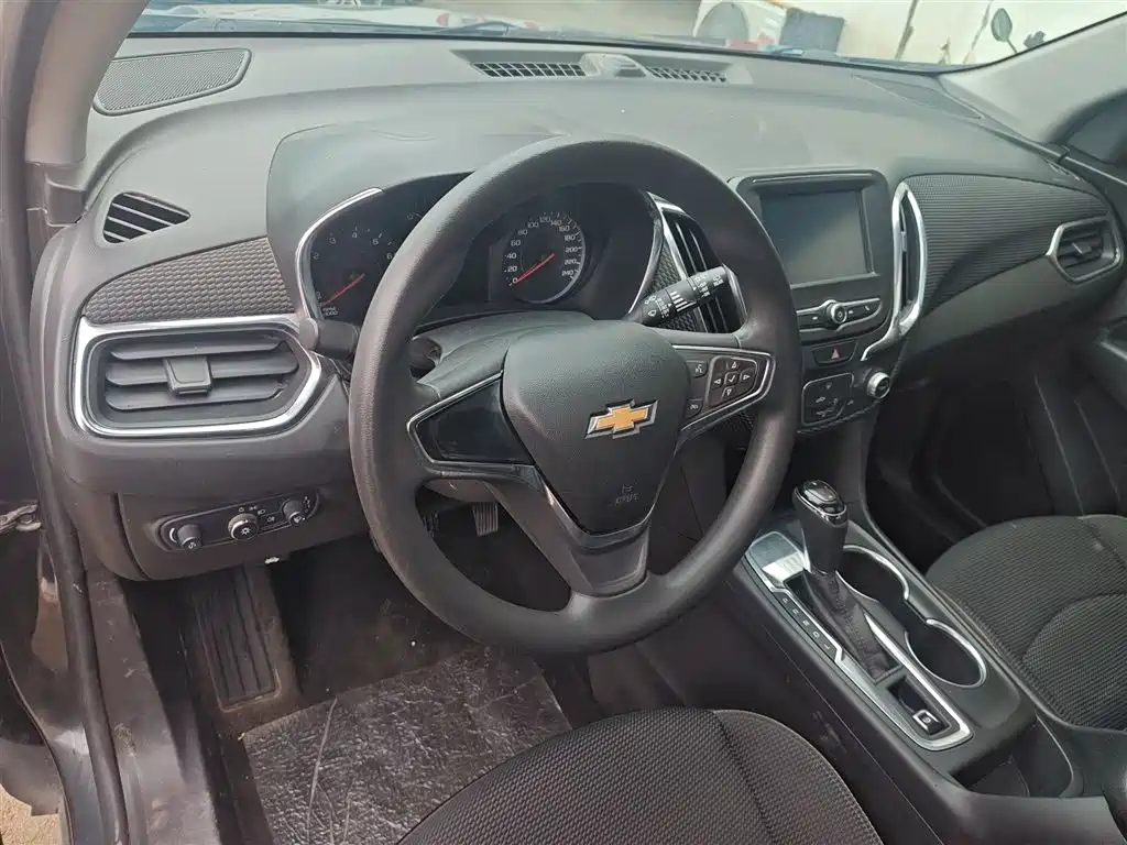 Chevrolet Equinox 2018 535T Automatic Frontier Edition фото 10
