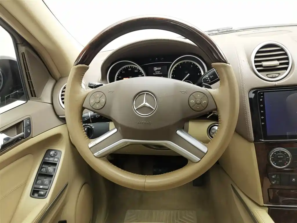 Mercedes-Benz GL-Class фото 11