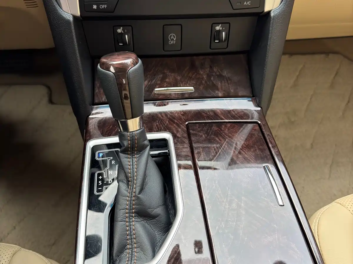 Toyota Camry 2016 2.0G 10th Anniversary Leading Edition фото 26