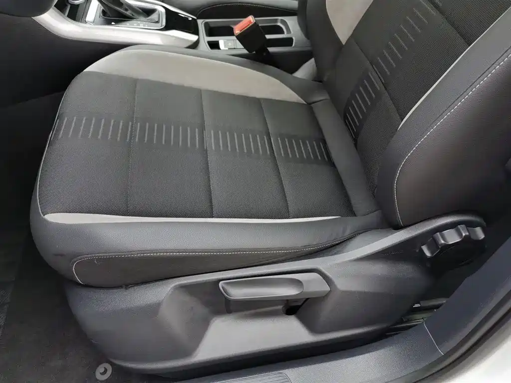 Volkswagen T-ROC 2018 280TSI DSG 2WD Progressive (China V) фото 20