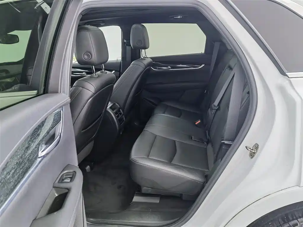 Cadillac XT5 2022 2.0T 2WD Luxury фото 15