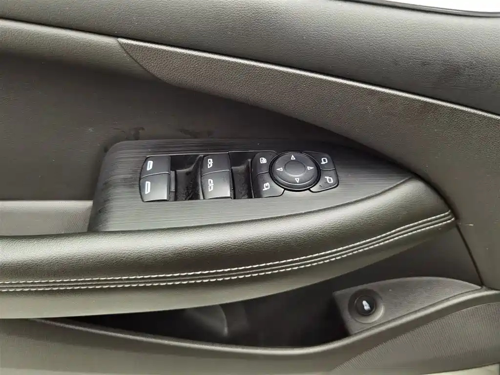 Buick LaCrosse 2019 28T Luxury Edition фото 9