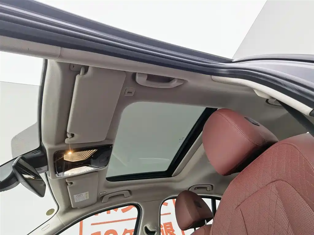 BMW 3 Series 2025 325i M Sport Package фото 14