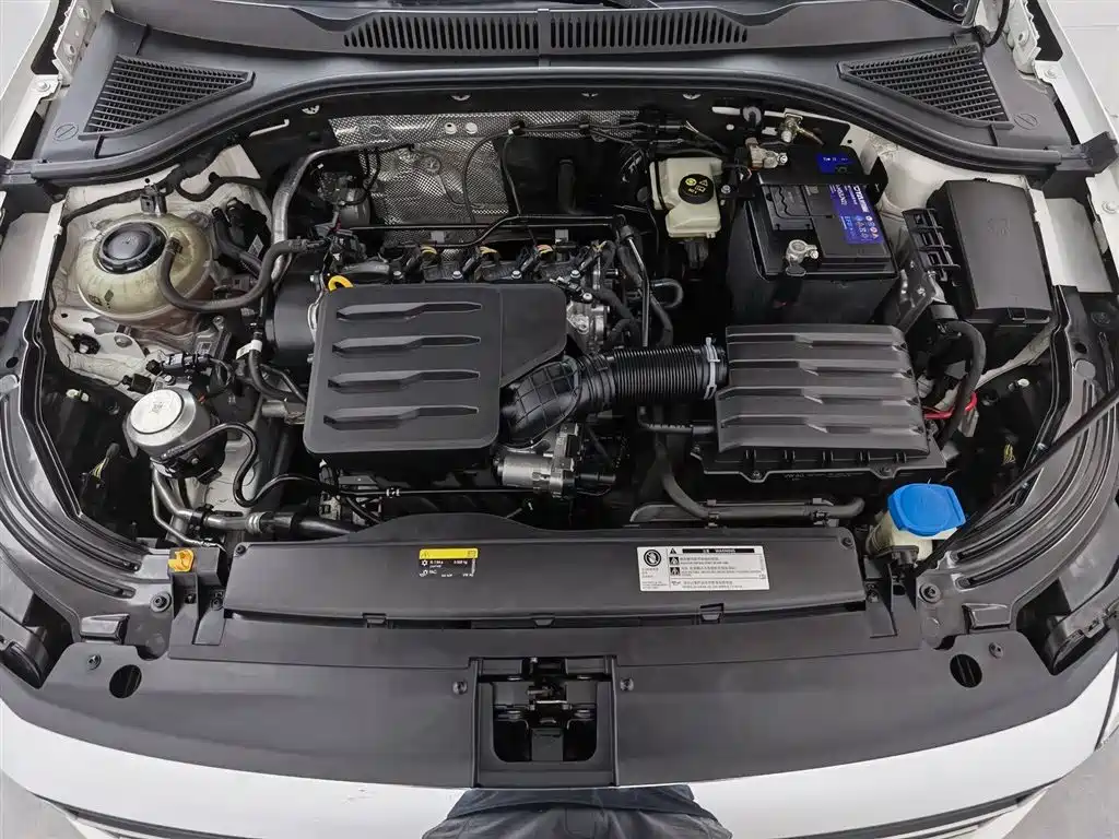 Volkswagen Lavida 2021 1.5L Manual Comfort Edition фото 6