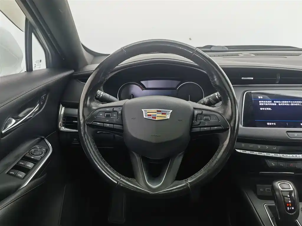 Cadillac XT4 2018 Model 28T 2WD Luxury фото 11