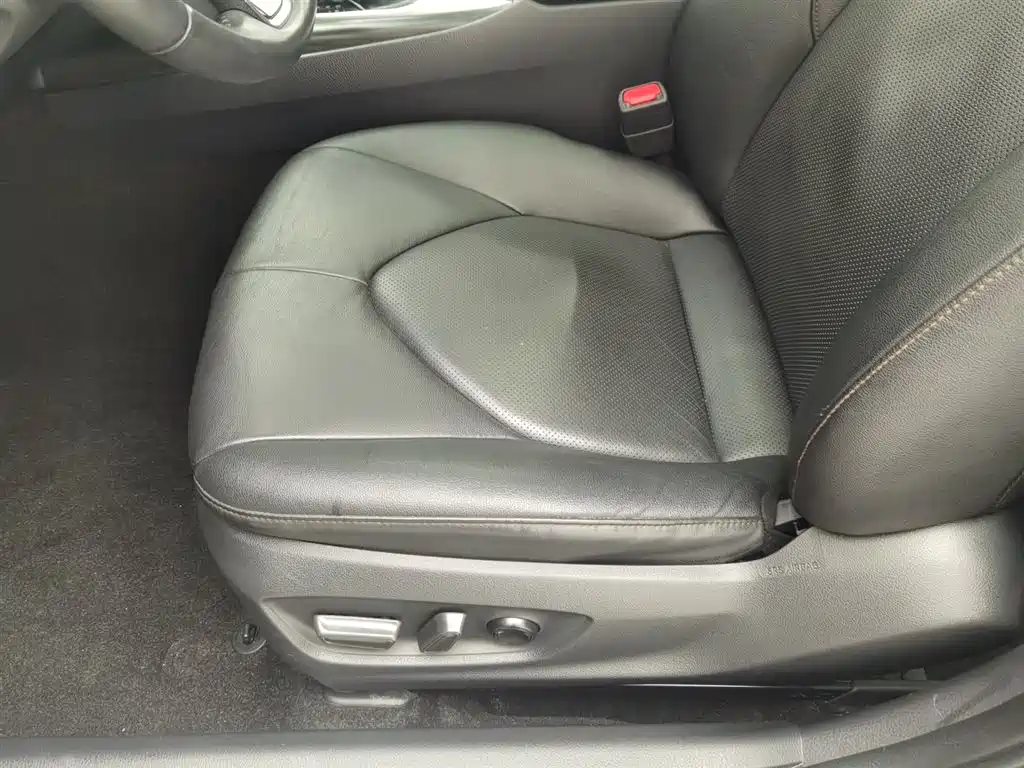 Toyota Camry 2021 2.0G Luxury Edition фото 20