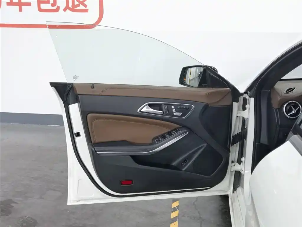 Mercedes-Benz CLA (Import) 2016 Facelift CLA 260 4MATIC фото 8