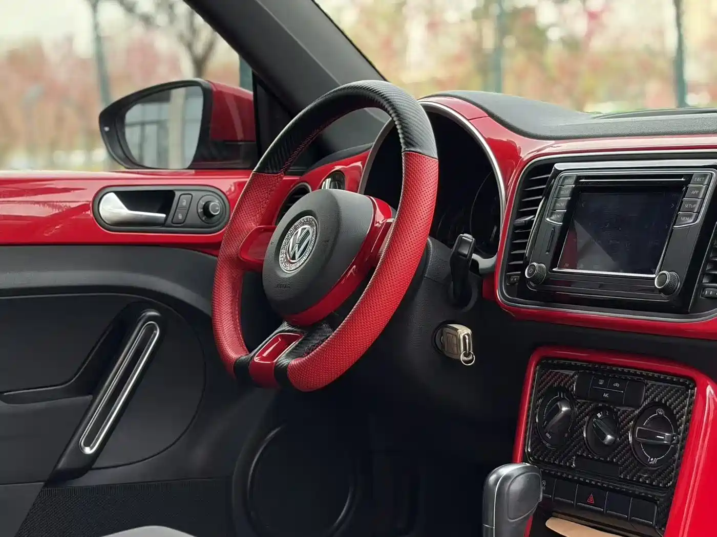 Volkswagen Beetle 2018 180TSI Easy Joy Edition фото 8