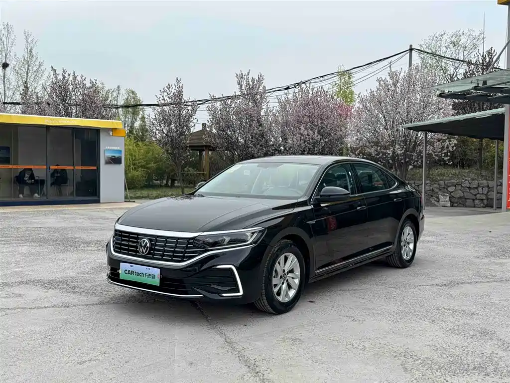 VOLKSWAGEN PASSAT NEW ENERGY