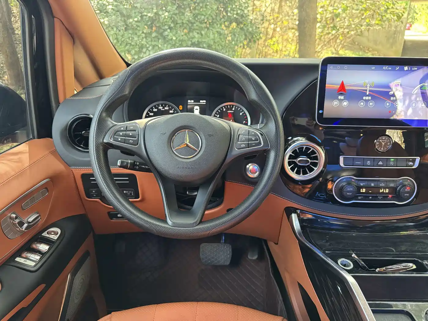 Mercedes-Benz Vito 2021 2.0T Business Edition 7-seater фото 12