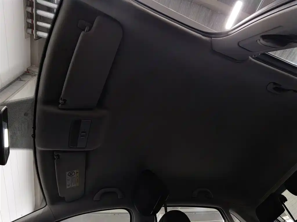 Volkswagen Polo 2018 1.5L Manual Safe Drive фото 14