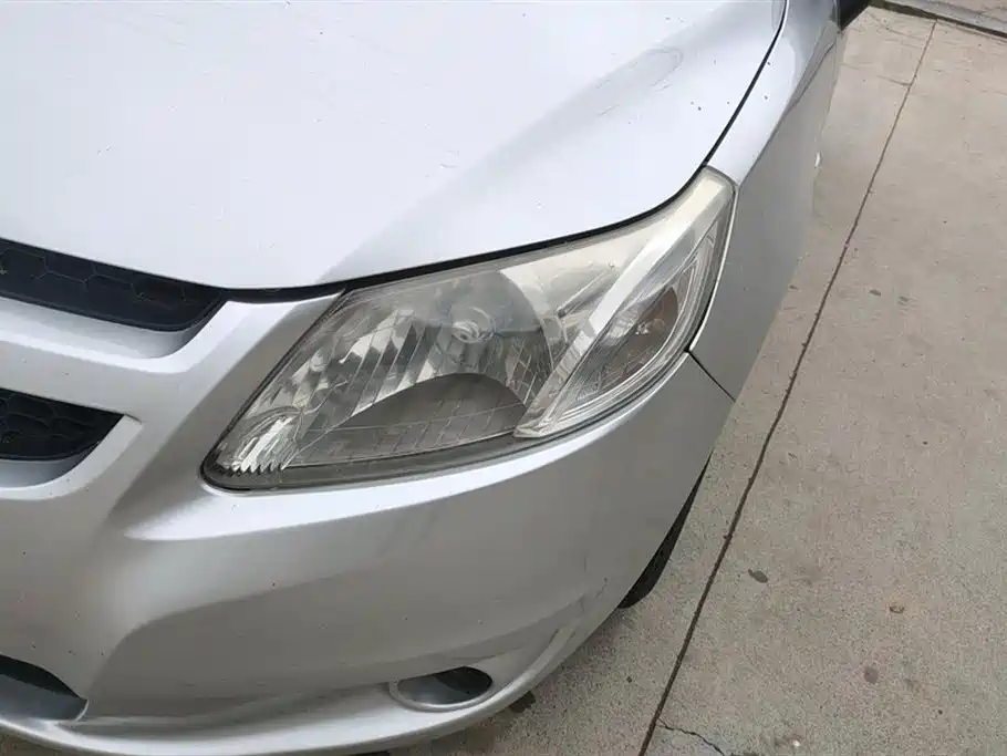 Chevrolet Sail 2011 Sedan 1.4L Manual Happiness Edition фото 5