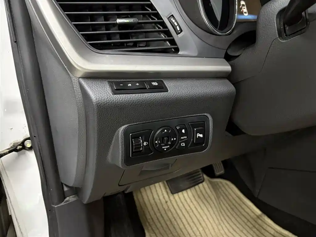 BYD G5 2014 1.5TID Automatic Premium фото 20