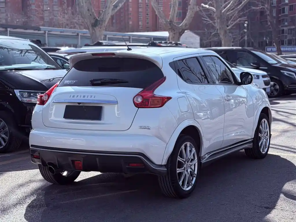 INFINITI ESQ