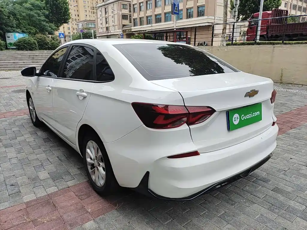 CHEVROLET CRUZE