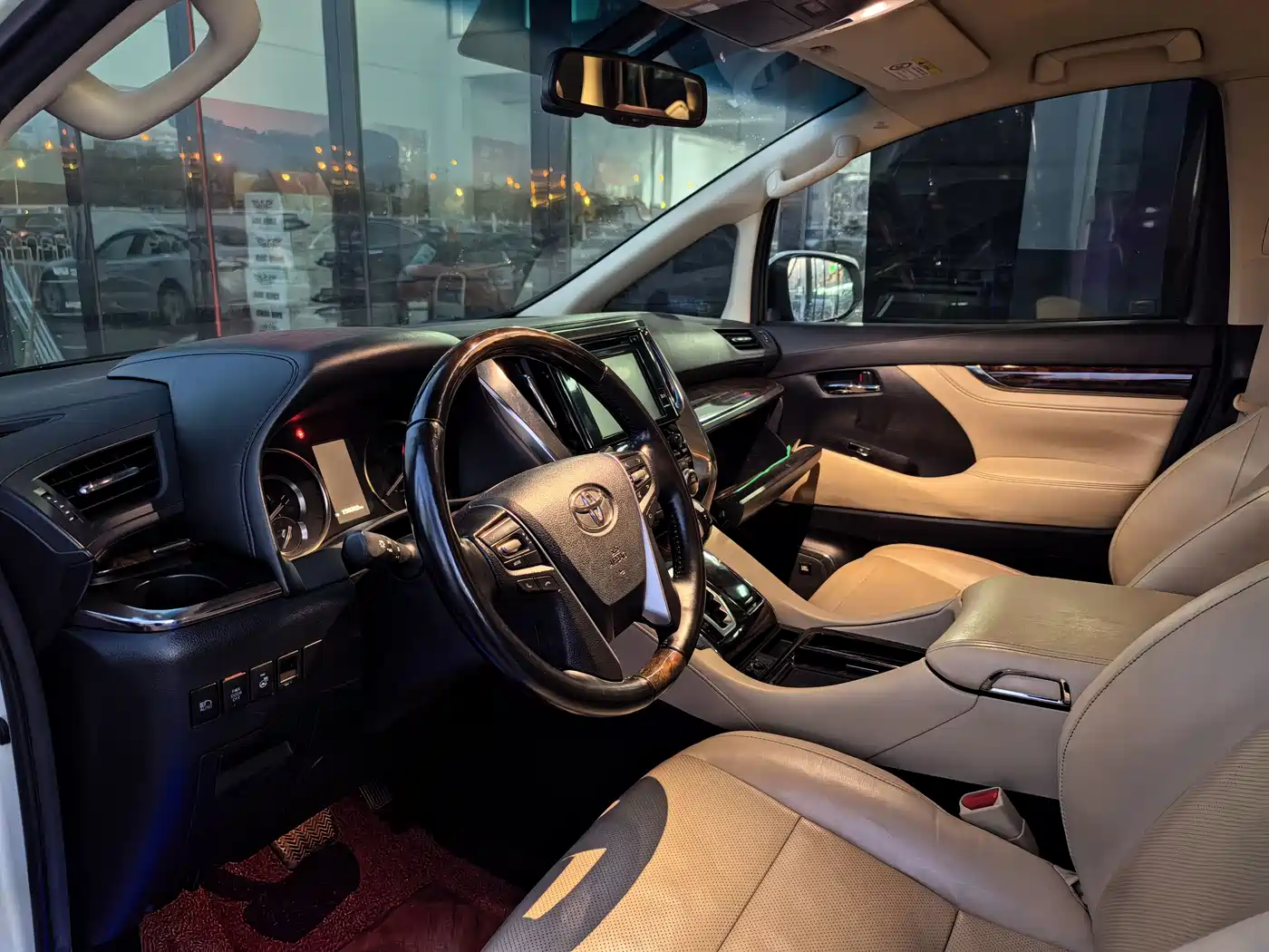 Toyota Alphard 2018 3.5L Luxury фото 5