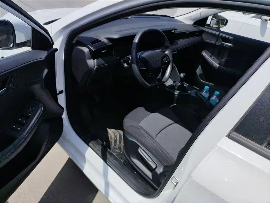 ROEWE I5